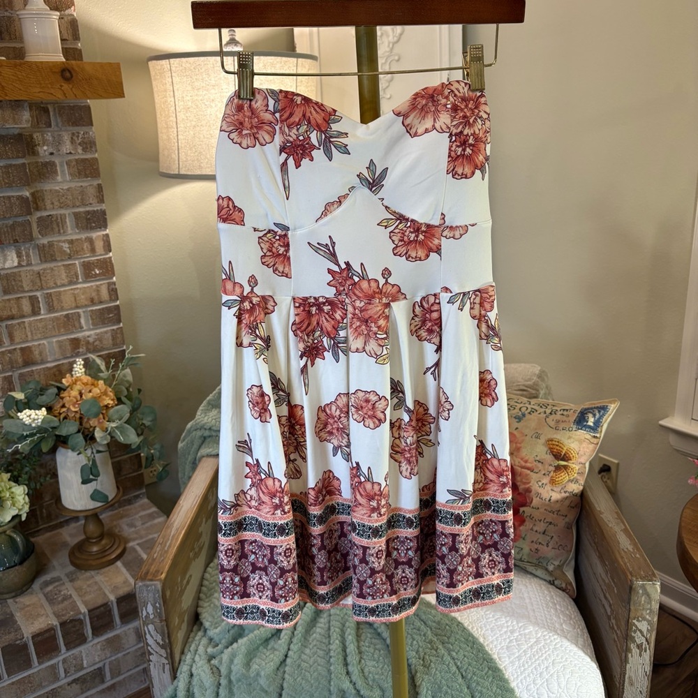 NBD Floral Juniors Casual Dress - White and Pink
0299